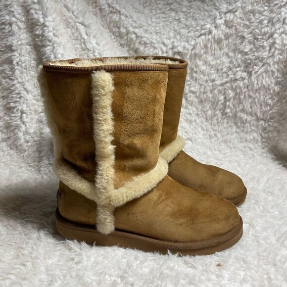 UGG chestnut leather suede with fur accents and metal back plate size 8 - Picture 1 of 16